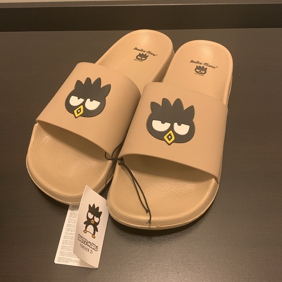 BADTZ-MARU by SANRIO x FOREVER 21 Graphic Sandals in Beige Multi - Picture 2 of 5